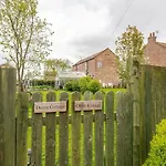 Olive Nidd Grange Moor Monkton * York