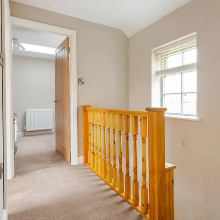 Olive Nidd Grange Moor Monkton * York