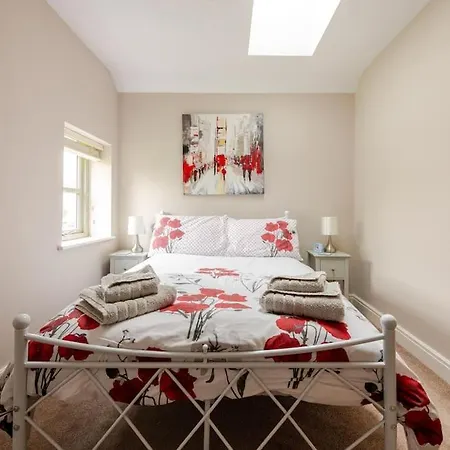 Olive Nidd Grange Moor Monkton