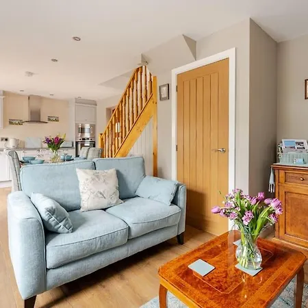 Olive Nidd Grange Moor Monkton York