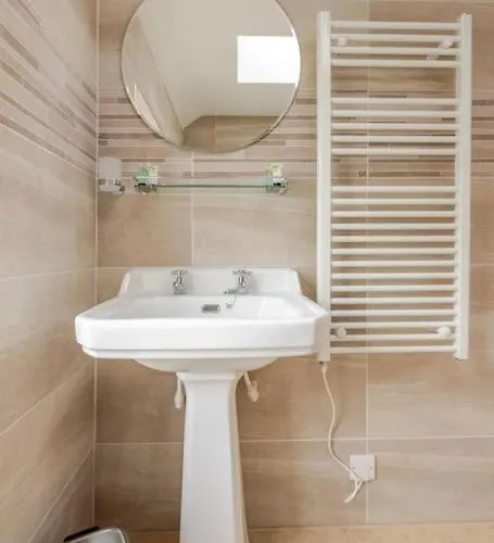 Olive Nidd Grange Moor Monkton *