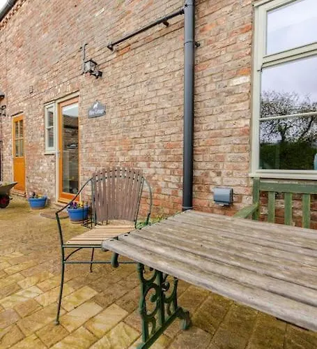 Olive Nidd Grange Moor Monkton