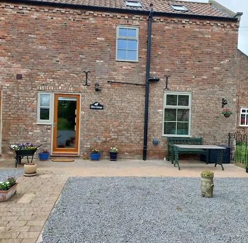 Olive Nidd Grange Moor Monkton * يورك