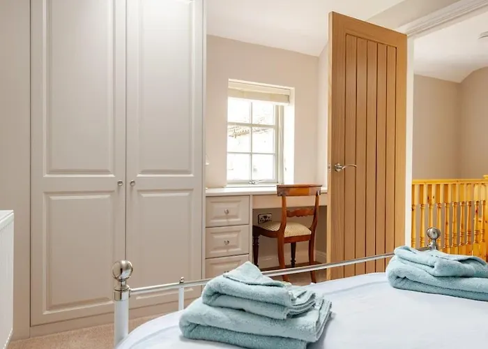 Olive Nidd Grange Moor Monkton *